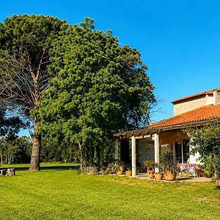Hébergement de vacances Domaine De La Ferrière *
